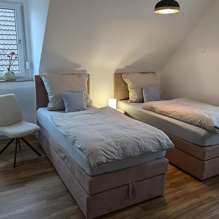 Moderne 70qm Og Nahe Wuerzburg, Daa, A3, A7, A81 In Fuchsstadt Apartment