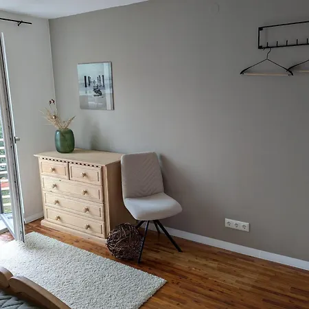 Moderne 70qm Nahe Wuerzburg, Daa, A3, A7, A81 In Fuchsstadt Apartmán *